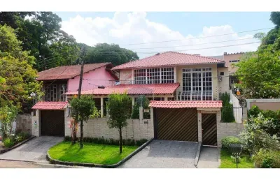 Casa duplex ampla com 5 suítes, piscina, placa de energia solar no cj morada do sol