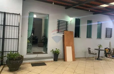Casa com 3 quartos para alugar no Flores, Manaus 