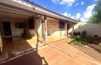 Casa com 2 quartos à venda na Rua Doutor Arlindo Carmona, 80, Jardim Tomy, Londrina