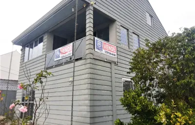 Triplex com 240m² área útil, 3 dormitórios, 2 suítes, cajuru.
