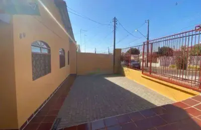 Casa com 2 dormitórios para alugar, 65 m² por r$ 1.600,00/mês - assis - londrina/pr