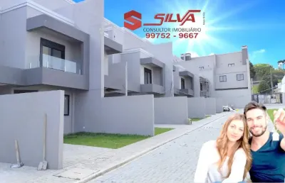 Sobrado triplex  dentro do condomínio c/132m² - c/ 02 garagens  - 03 qtos sendo 01 suíte   - terraço gourmet coberto c/ churrasqueira - uberaba - curitiba