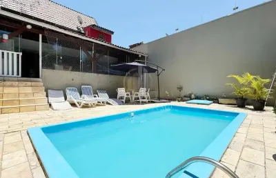Casa com 4 quartos para alugar na Avenida São Luiz, 507, Centro, Guaratuba