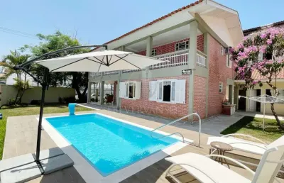 Casa com 5 quartos para alugar na Tv. Dalei S B Mori, 100, Centro, Guaratuba