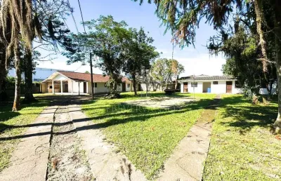 Casa com 4 quartos para alugar na R. Joinville, 279, Piçarras, Guaratuba