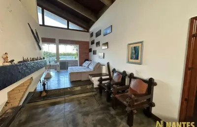 Casa a venda na rua nevada, jardim quebec, com 3 dormitórios sendo 1 suíte, londrina