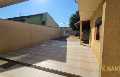 Casa á venda no residencial quadra norte, 250 m²  com 3 suítes, na zona norte em londrina/pr.