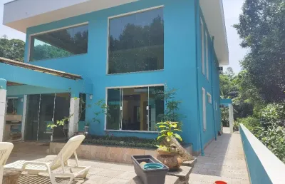 Casa com 4 dormitórios e segurança total na praia de guaratuba, bertioga/sp