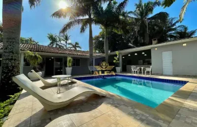 Perto do mar - casa na praia 4 quartos 2 suítes espaço gourmet  piscina  4 vagas