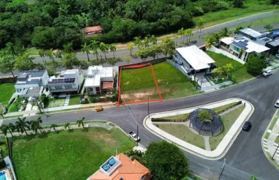 Terreno à venda na Rua Caraíva, 22, Alphaville (Abrantes), Camaçari