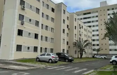 Apartamento com 2/4 térreo no centro de lauro de freitas.