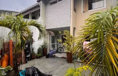 Casa 3/4 individual próximo ao parque shopping em lauro de freitas.
