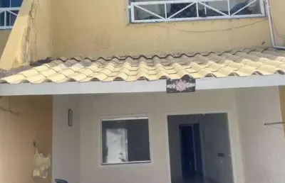 Casa duplex de rua - 2 suítes - entre o centro e ipitanga - lauro de freitas