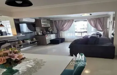 Apartamento central 150 metros do mar em balneário camboriú