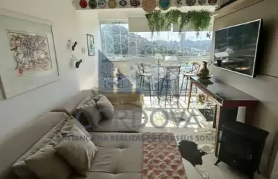 Apartamento na praia brava/sc . ultimo andar. maravilhosa vista livre/permanente de todas as aberturas.