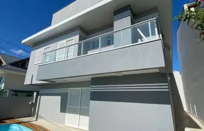 Casa de luxo à venda em meia praia, navegantes-sc: 7 quartos, 5 suítes, 3 salas, 6 banheiros, 4 vagas de garagem, 425m²