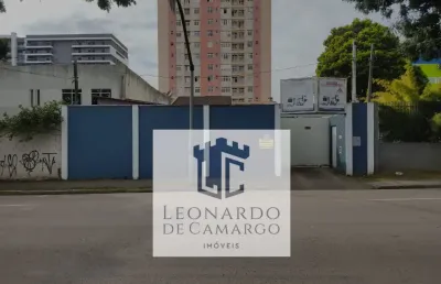 Terreno estrutural ao lado do terminal do pinheirinho