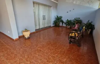 Imperdível: casa à venda em ribeirão preto-sp, bairro alto do ipiranga. 3 quartos, 2 suítes, 3 salas, 4 banheiros, 3 vagas de garagem. 267,06 m².