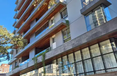 Apartamento semi mobiliado batel 3 suítes - 3 vagas - 151m² privativo