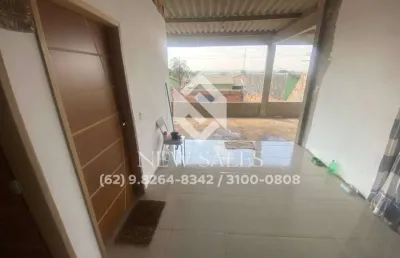 Sobrado com 3 quarto sendo 2 suítes no setor parque itatiaia