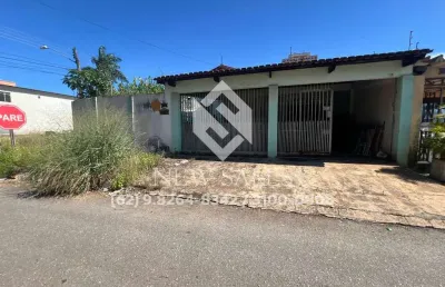 Casa com 3 quartos à venda na Rua 1, 32, Vila Lucy, Goiânia