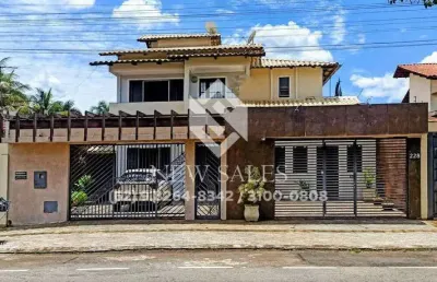 Sobrado com 4 suítes, 3 vagas de estacionamento, setor jaó