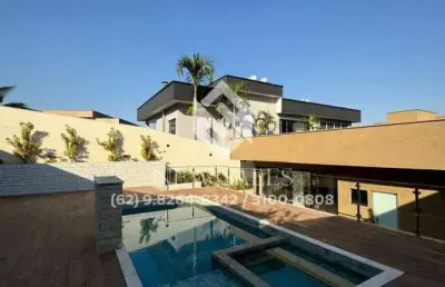 Casa alto padrão no cond. do lago com 4 quartos e piscina com hidro