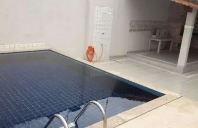 Sobrado de condomínio com 2 dorms - piscina - lado praia! financia!
