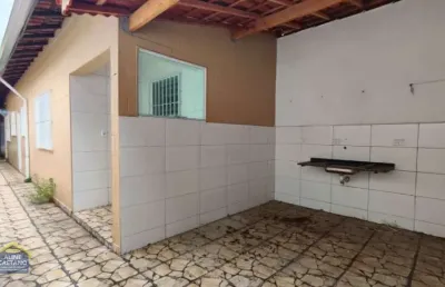 Casa térrea geminada com 2 dorms 2 vagas de garagem - parcele direto!