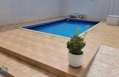 Sobrado de condomínio, 200 mts da praia c/ piscina - 277 mil