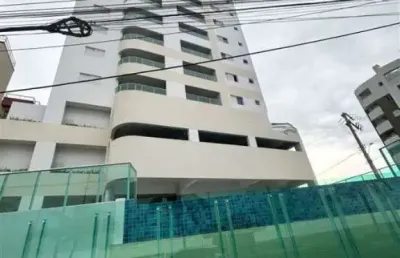 Apartamento com 2 dorms em prédio frente mar - lazer completo!