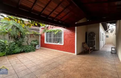 Casa isolada, 3 dorms , 3 vagas , edícula, mobiliada , excelente localização!!!