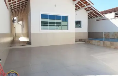 Casa isolada, pronta para morar há poucos  metros do mar, financia!