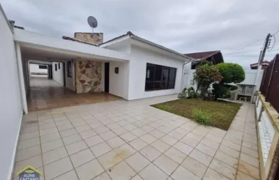 Linda casa térrea isolada em localização estratégica! podendo ser comercial ou residencial!