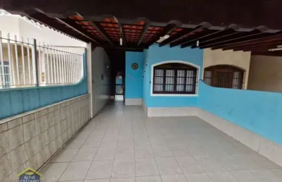 Linda casa térrea geminada - 2 dorms 2 vagas - financia! lado praia!