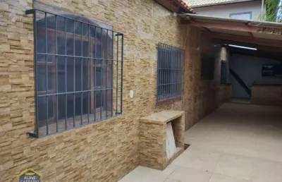 Casa térrea geminada com 2 dorms 4 vagas de garagem! financia!