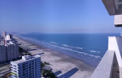 Esta é a cobertura dos seus sonhos!! vista imperdível em prédio frente mar