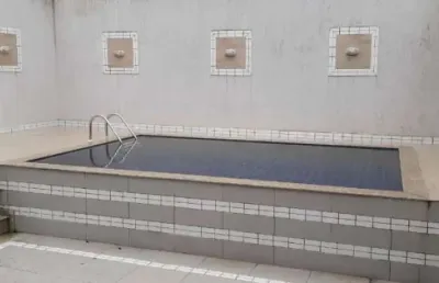 Oportunidade!! sobrado condomínio com piscina, 02 dorms!!