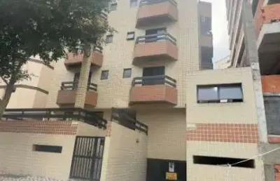 Oportunidade!! prédio com piscina, 02 dorms, pertinho da praia!