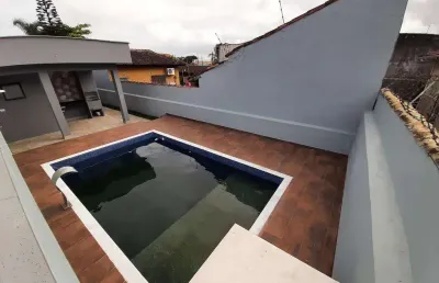 Casa de alto padrão à venda em itanhaém – 3 dormitórios com piscina e churrasqueira, próximo à praia!