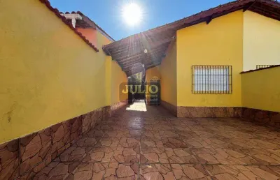 Mongaguá lado praia 3 dorms, churrasqueira e quintal revestido!