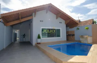 Alto padrão no litoral! casa isolada com quintal, piscina e 4 suítes!