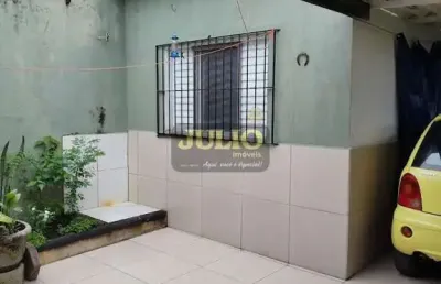 Casa térrea à venda em mongaguá com suíte – próxima à praia – r$ 210.000,00