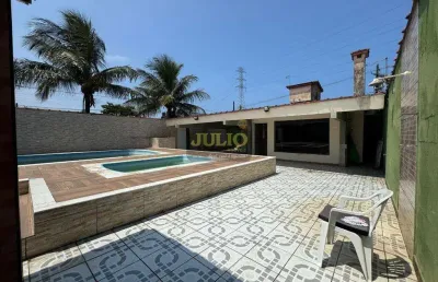 Casa à venda em mongaguá – 3 dormitórios, 2 piscinas, churrasqueira e 350m² de terreno frente à pista