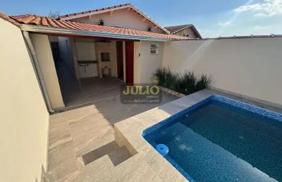 Casa com piscina e churrasqueira à venda em mongaguá – 2 quartos e 4 garagens