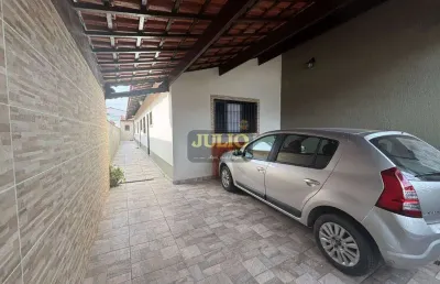 Casa à venda em mongaguá com 3 dormitórios, suíte e churrasqueira – ótima localização