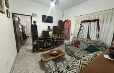 Casa geminada à venda em mongaguá com suíte, churrasqueira e quintal – 125m² de terreno