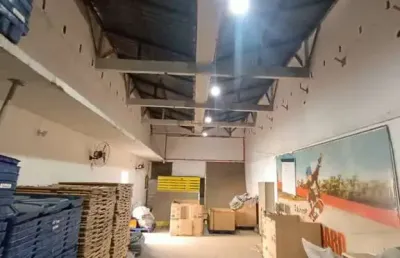 Loja com galpão e estacionamento no barreto niteroi 806m²