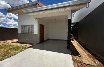 Casa térrea com lindo acabamentos e espaço de garagem amplo