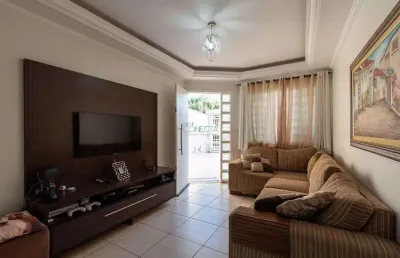 Casa com 3 quartos à venda na rua regina f scotton, jardim burle marx, londrina por r$ 795.000